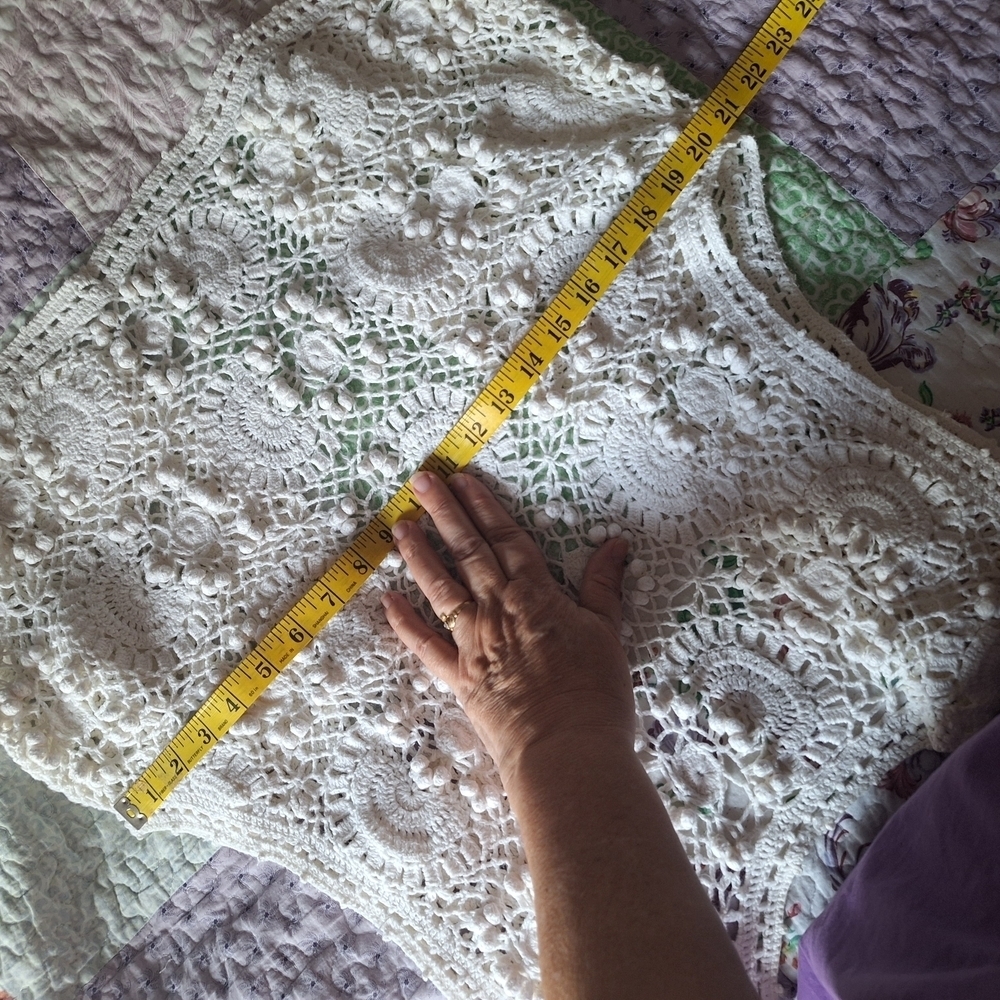White Lace Popcorn Crochet Vest Women's - Picture 11 of 12